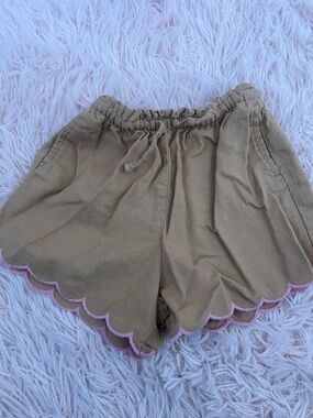 Old navy girls  Khaki Scallop Hem Elastic Waist Shorts